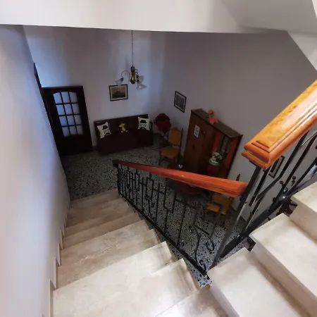 Tzia Rosa بيت ضيافة بوسا